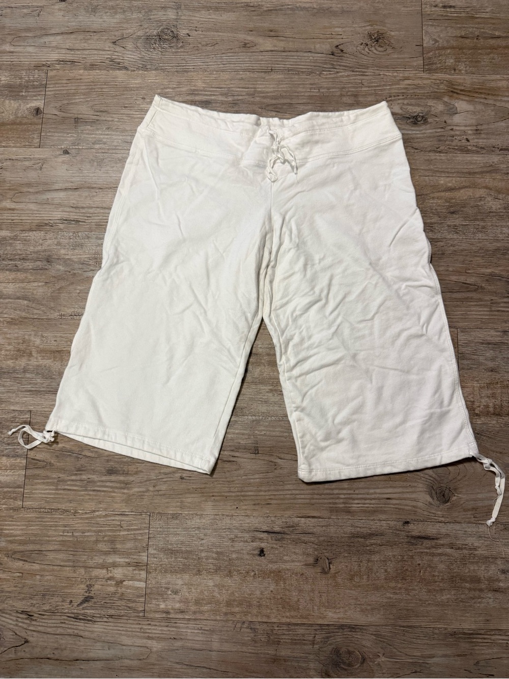 Rue21 White Terry Drawstring Capris Vintage Y2K